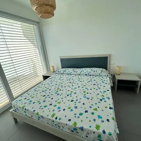 Clara Grace Sea View Apartment *