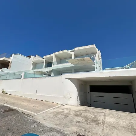 Clara Grace Sea View Appartement *